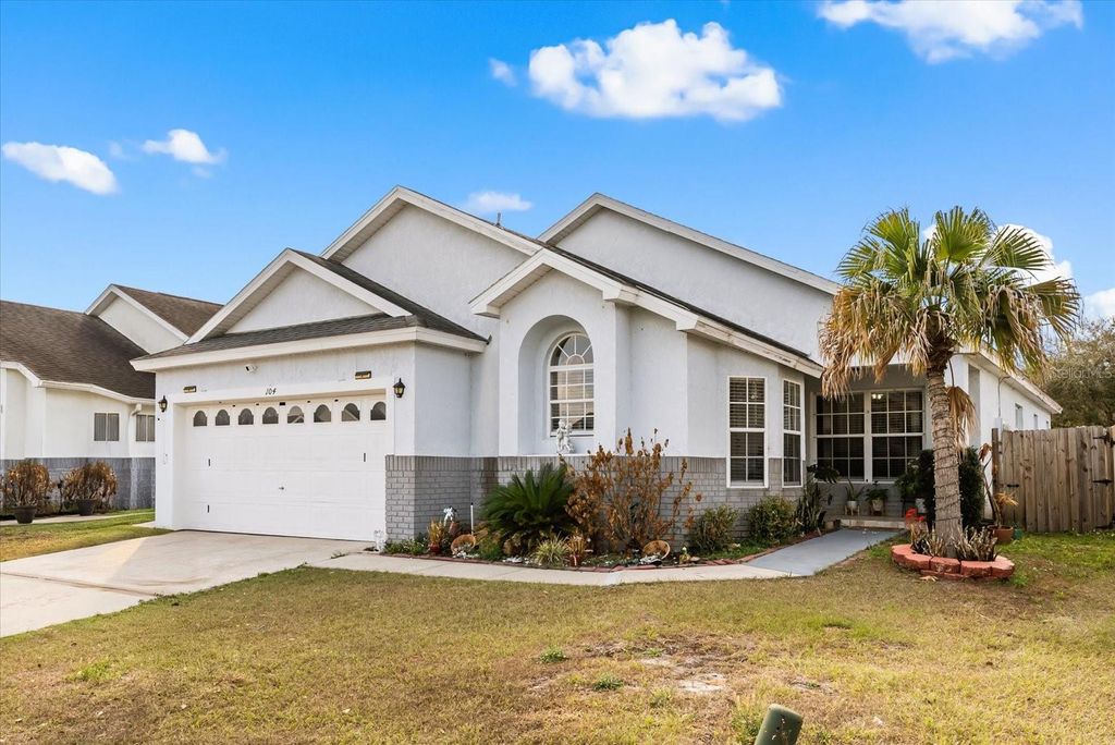Photo of 104 Sunny Oak Trail, Kissimmee, FL 34746 (MLS # O6384388)