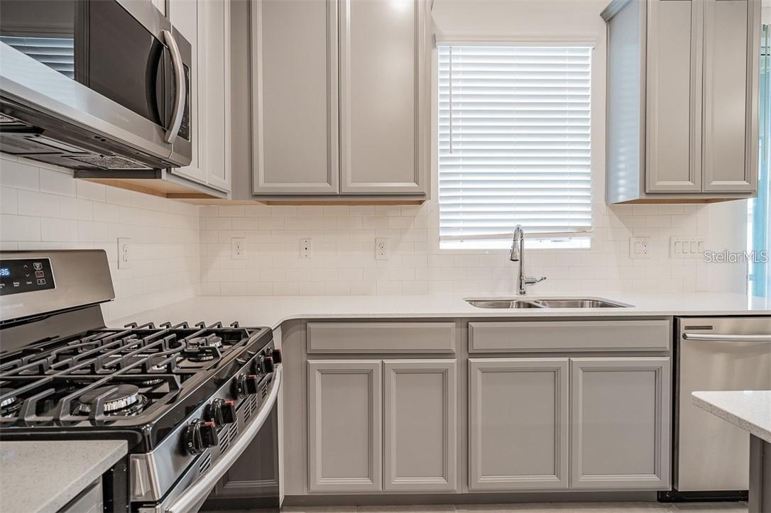 FISHHAWK RANCH WEST TWNHMS - Residential Lease