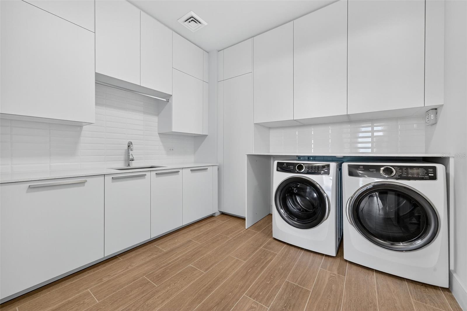 ST. REGIS LONGBOAT KEY - Residential