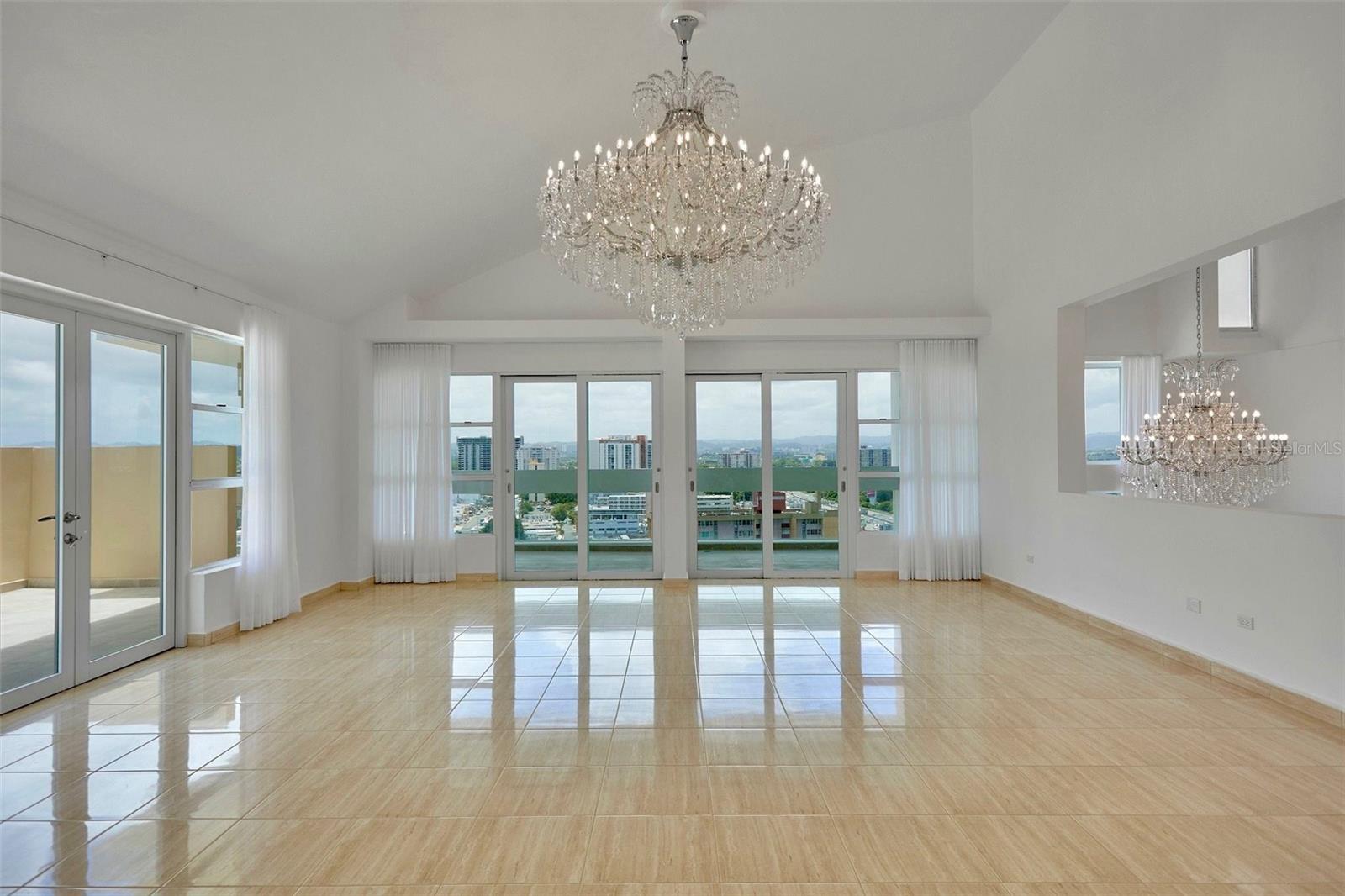 405 CALLE INGENIERO JUAN B. RODRIGUEZ 1702