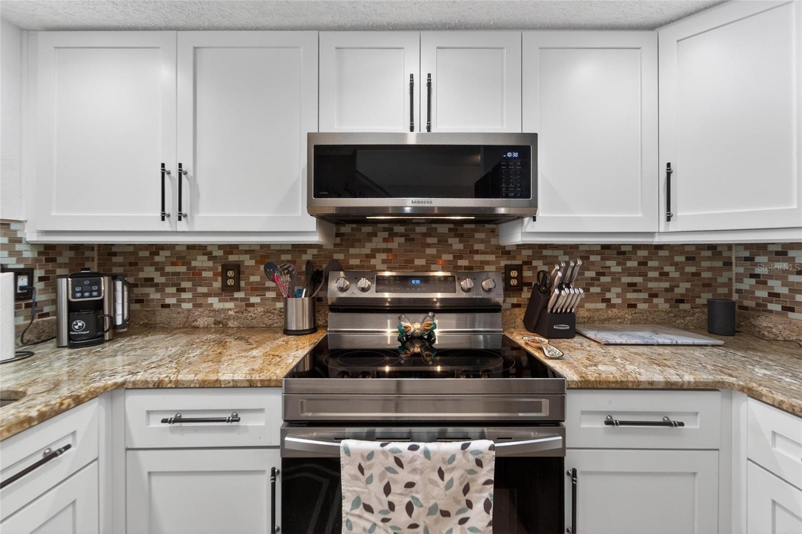 PALMS OF TIERRA - Residential