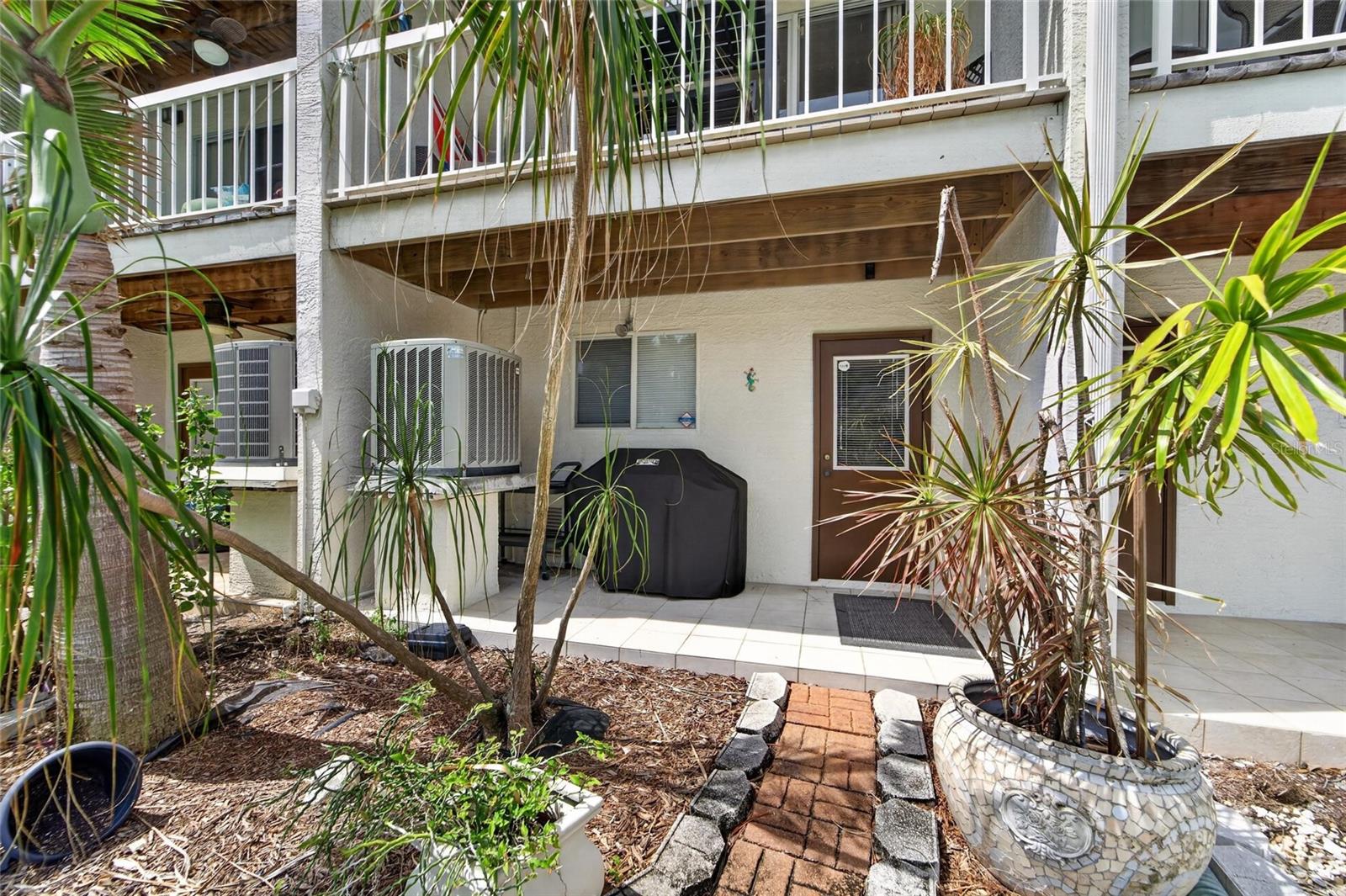 PALMS OF TIERRA - Residential