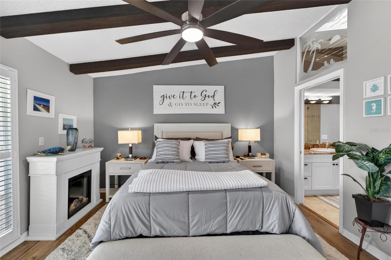 PALMS OF TIERRA - Residential