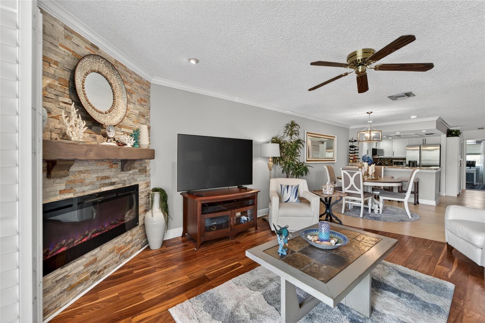 PALMS OF TIERRA - Residential