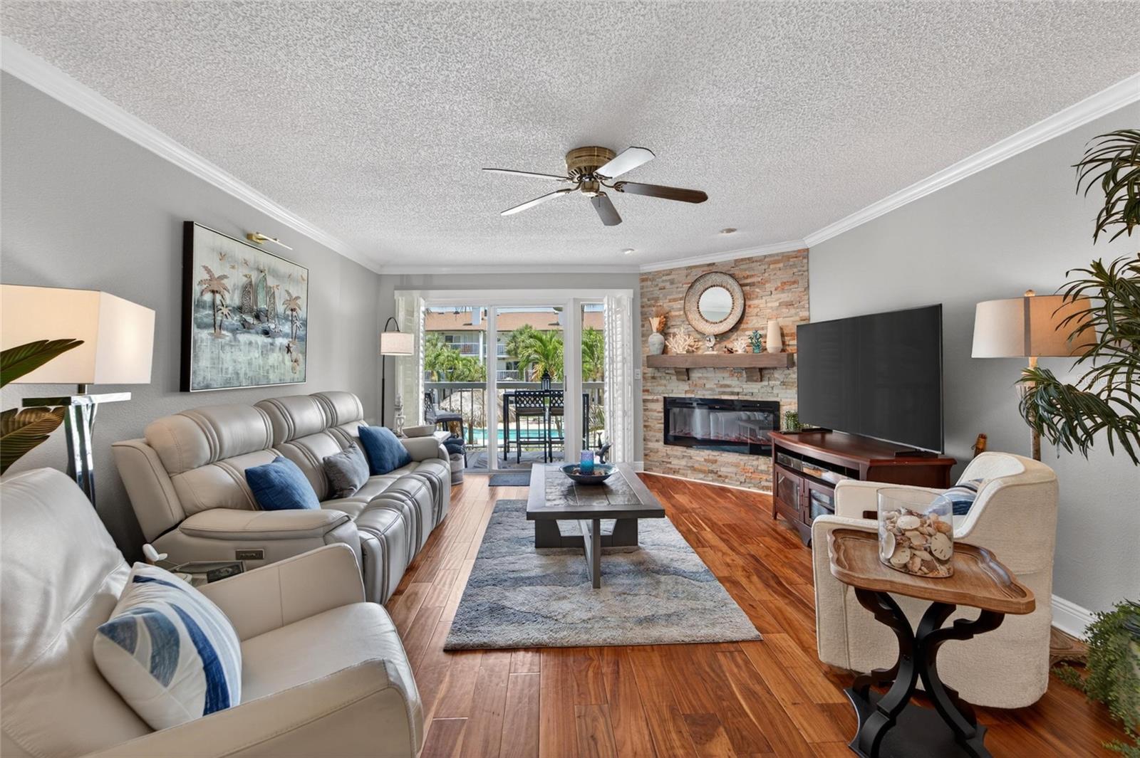 PALMS OF TIERRA - Residential