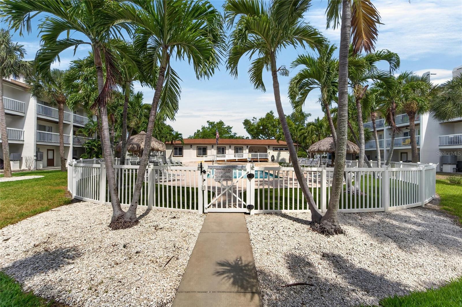 PALMS OF TIERRA - Residential