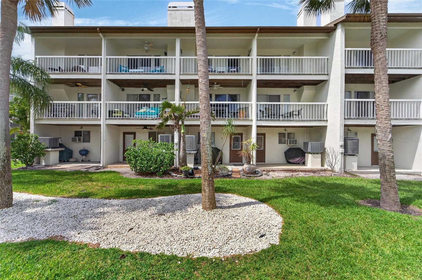 PALMS OF TIERRA - Residential