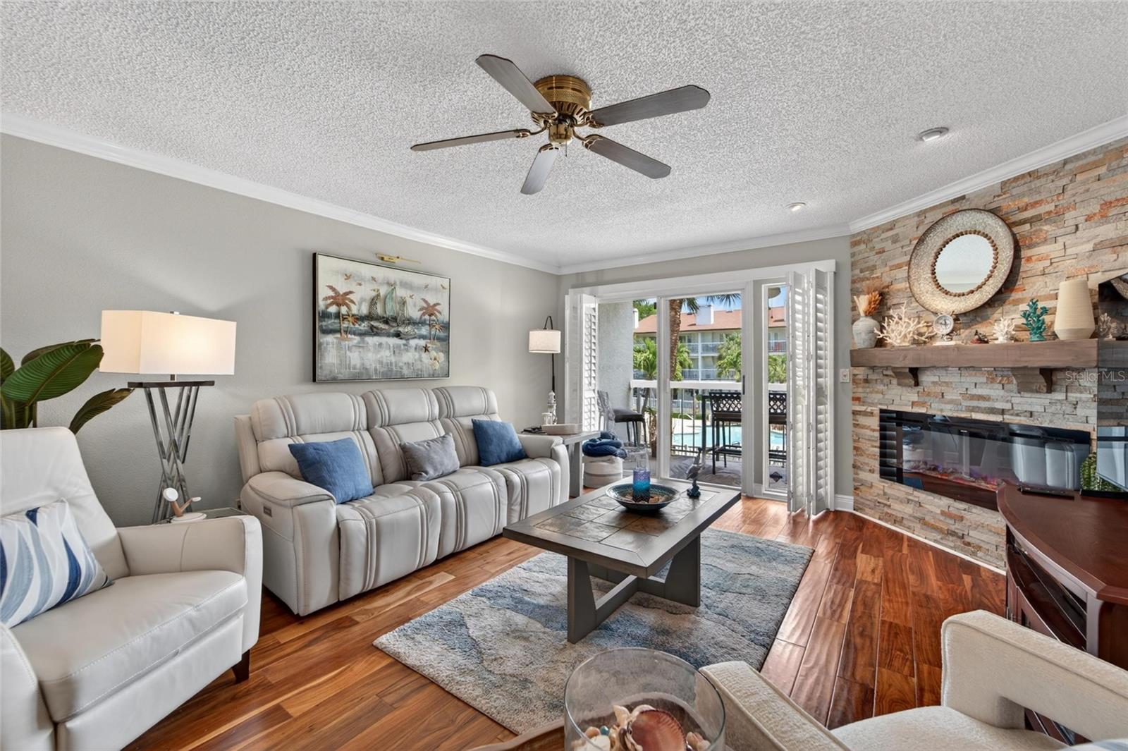 PALMS OF TIERRA - Residential