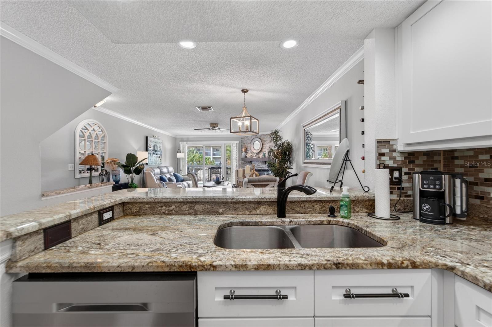 PALMS OF TIERRA - Residential