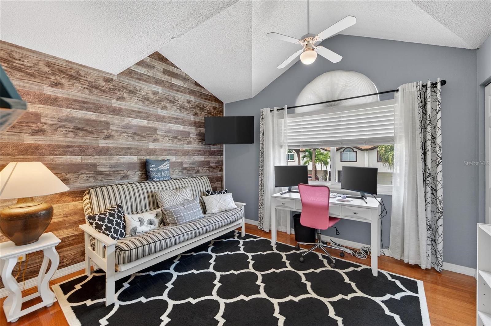 PALMS OF TIERRA - Residential