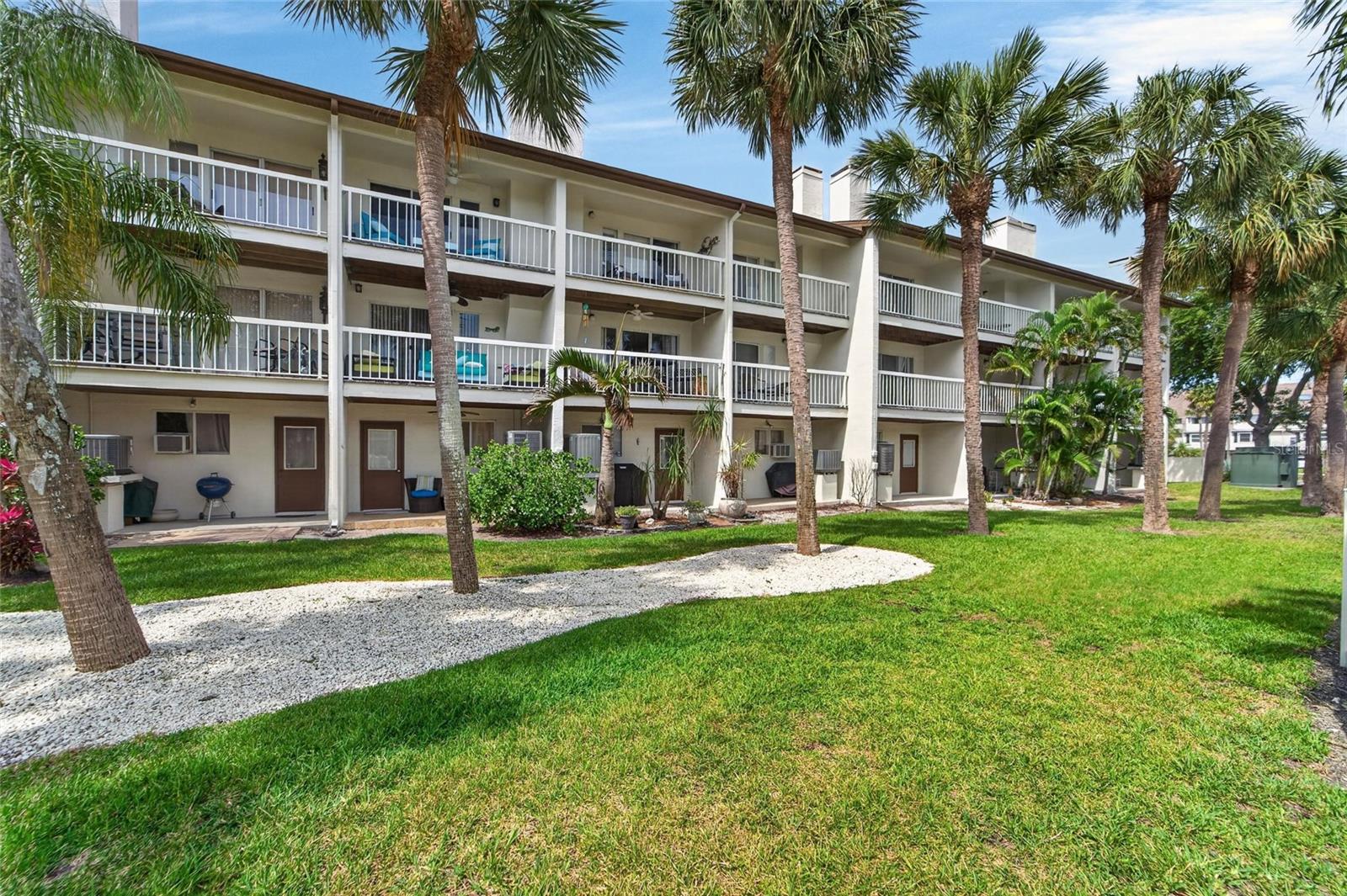 PALMS OF TIERRA - Residential