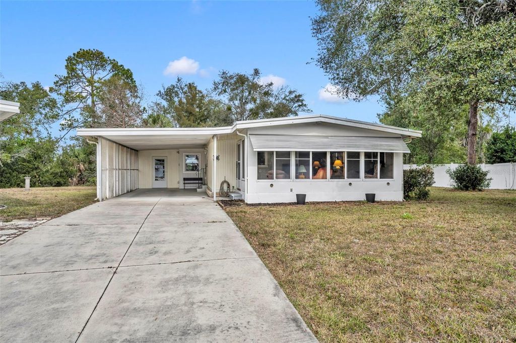 Photo of 60 Kono Circle, Leesburg, FL 34788 (MLS # G5106773)