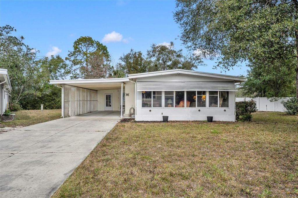 Photo of 60 Kono Circle, Leesburg, FL 34788 (MLS # G5106773)