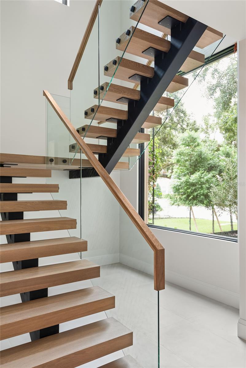 IVANHOE SQUARE - Residential