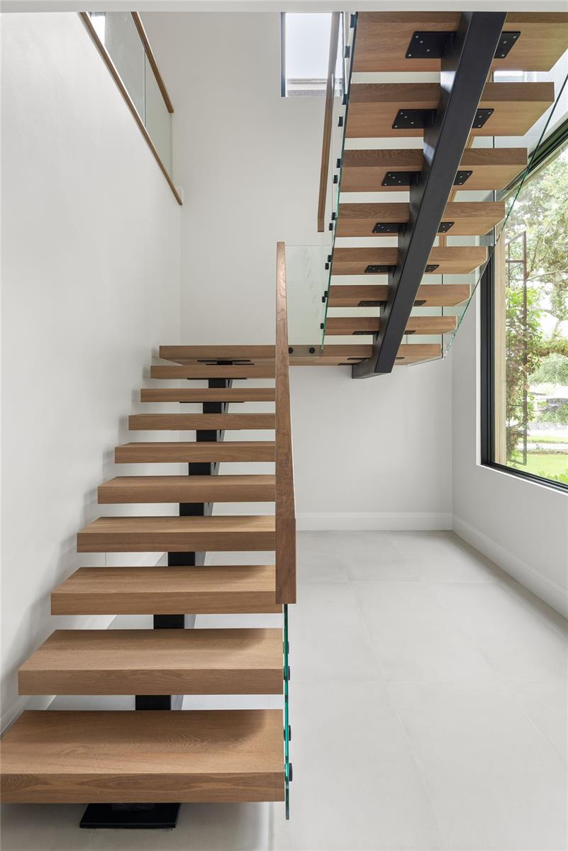 IVANHOE SQUARE - Residential