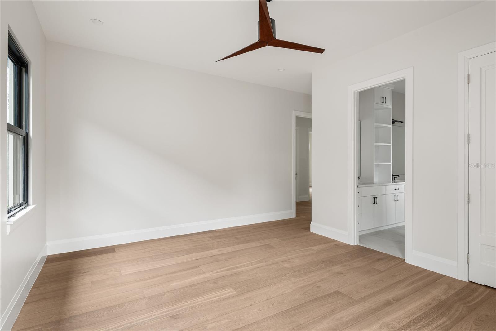 IVANHOE SQUARE - Residential