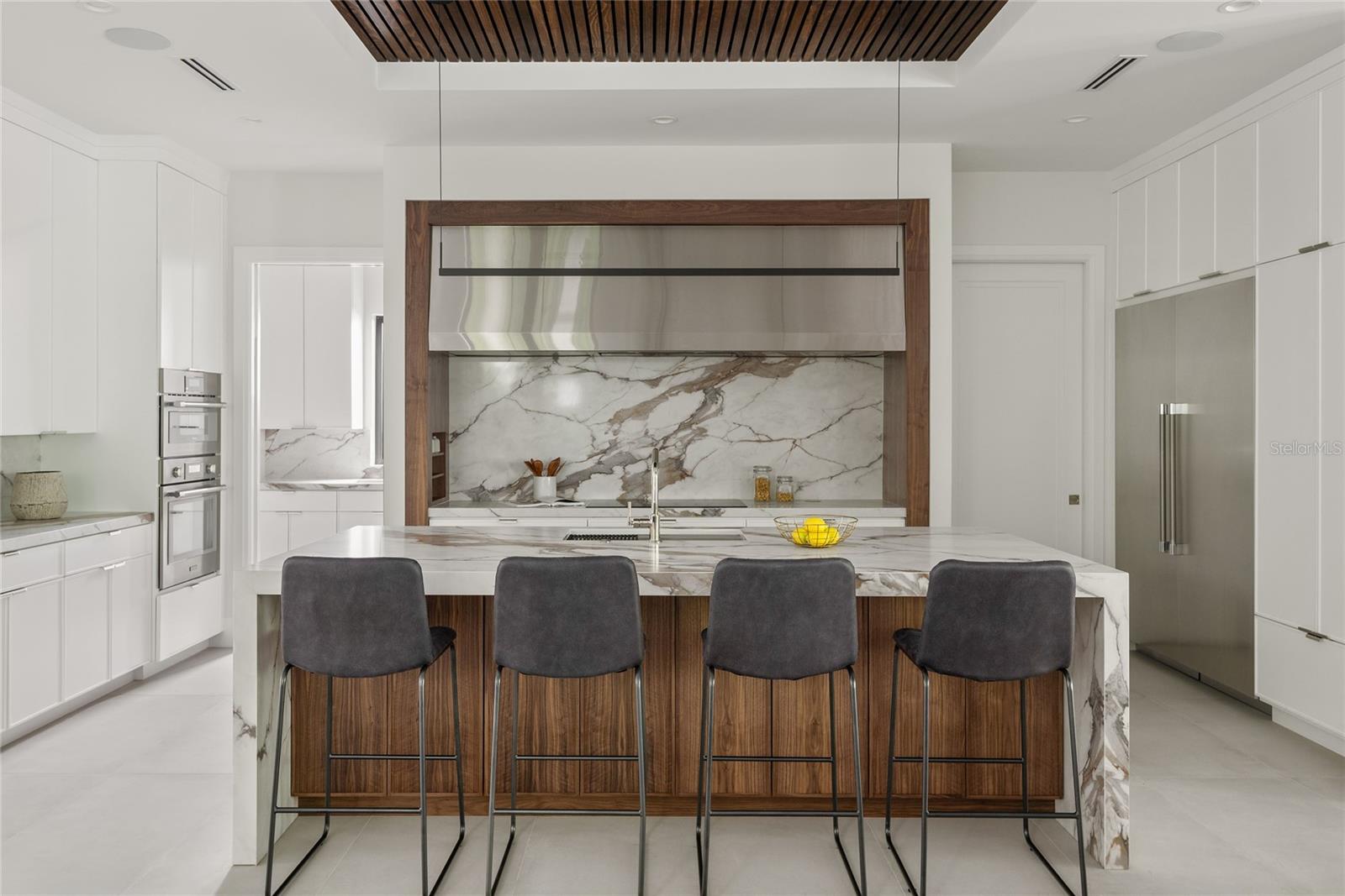 IVANHOE SQUARE - Residential