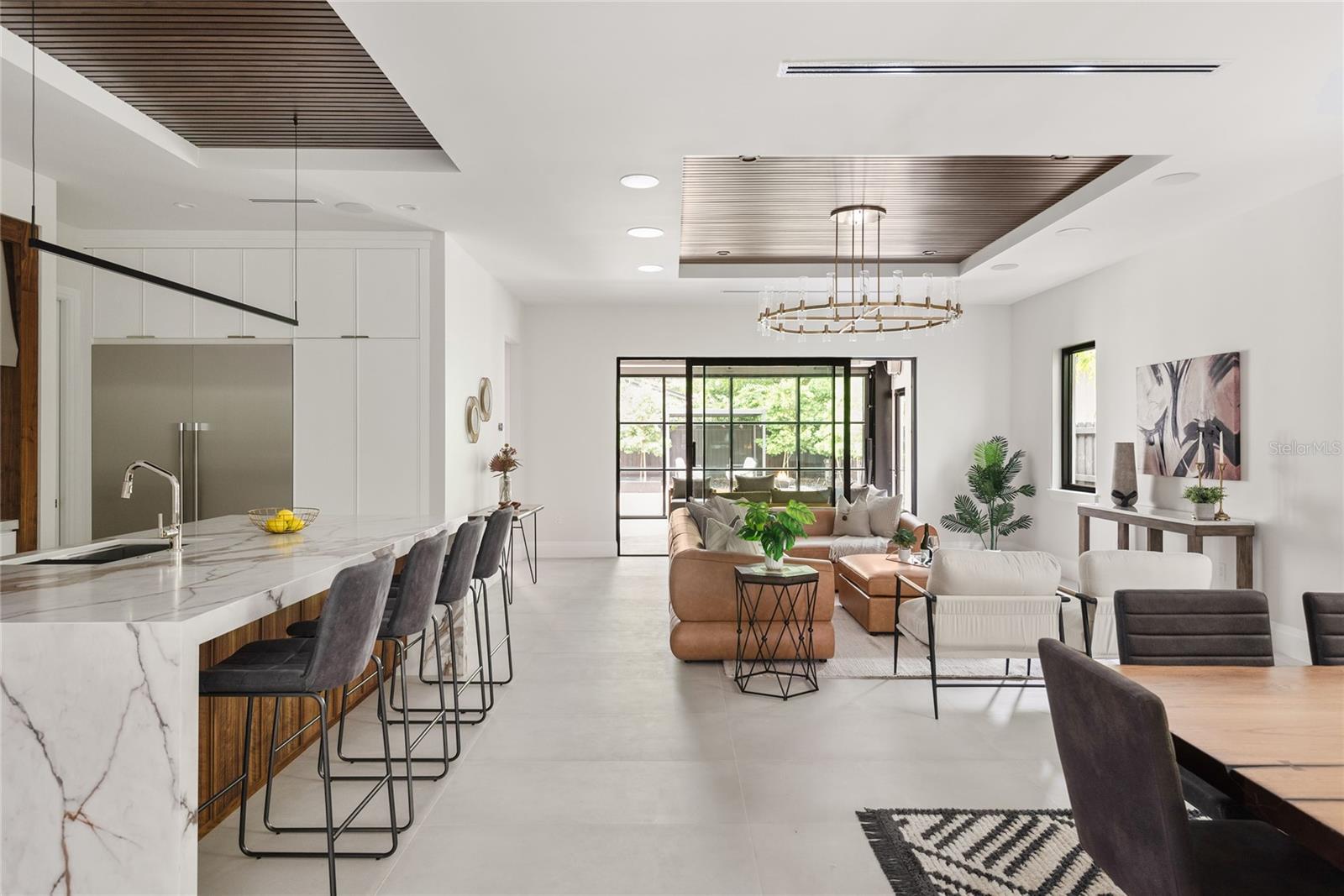 IVANHOE SQUARE - Residential