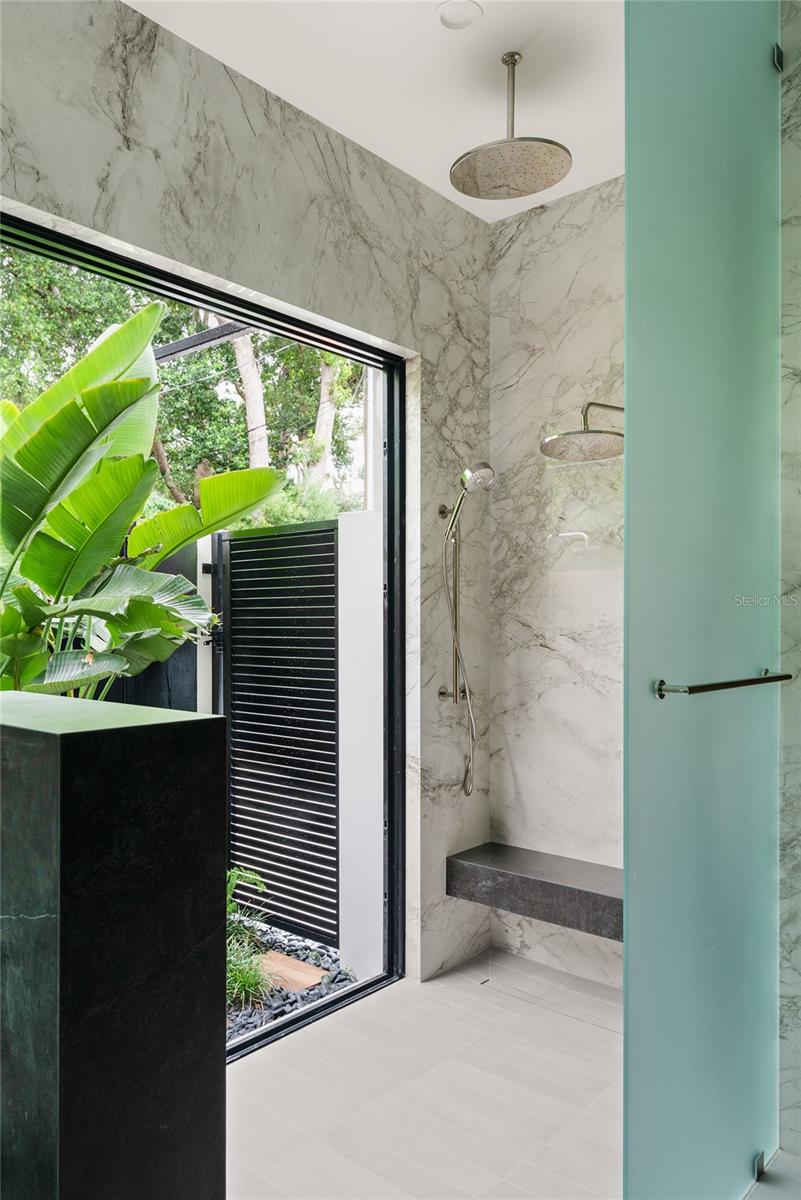 IVANHOE SQUARE - Residential