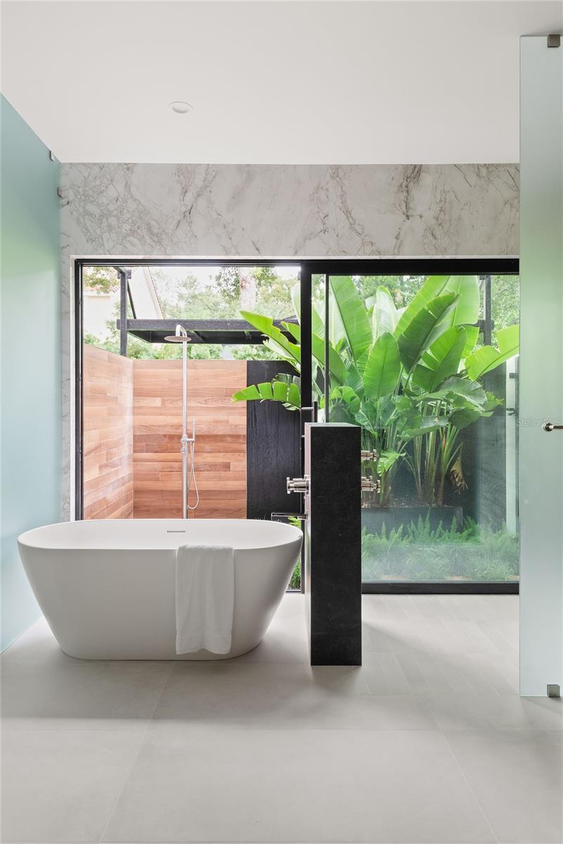 IVANHOE SQUARE - Residential