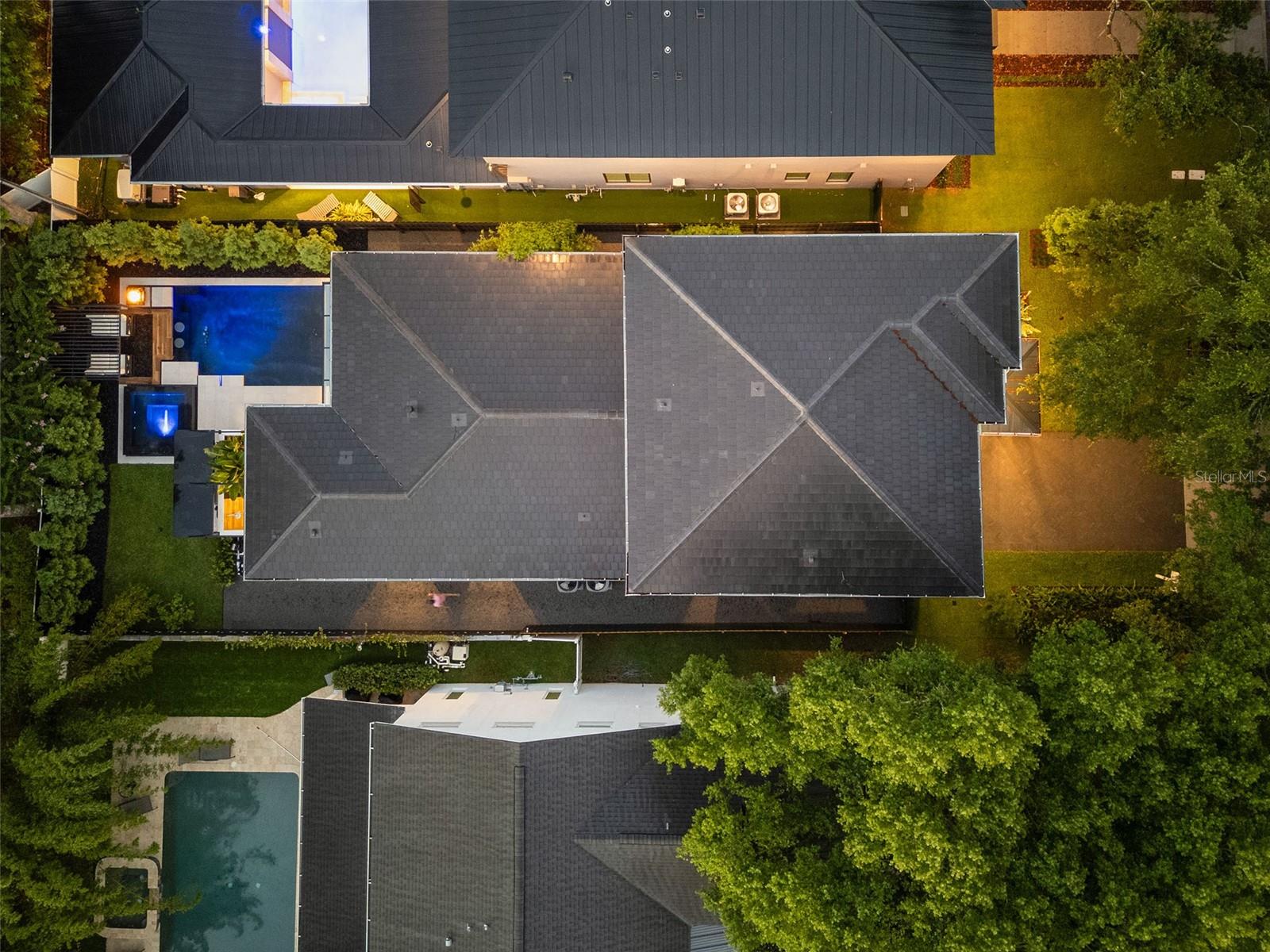 IVANHOE SQUARE - Residential