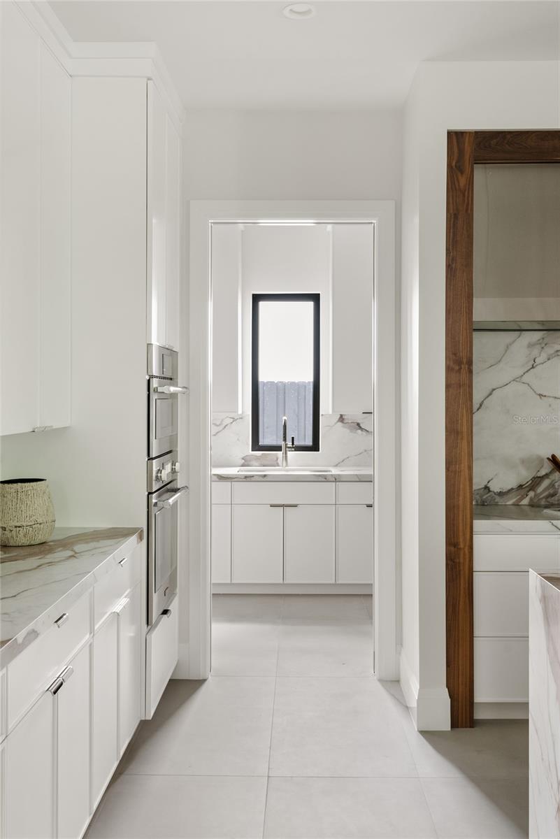 IVANHOE SQUARE - Residential