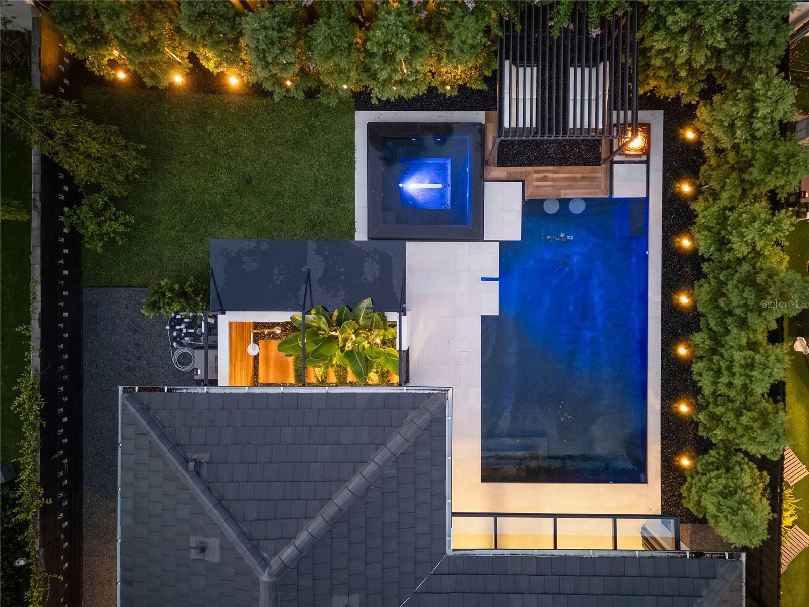 IVANHOE SQUARE - Residential