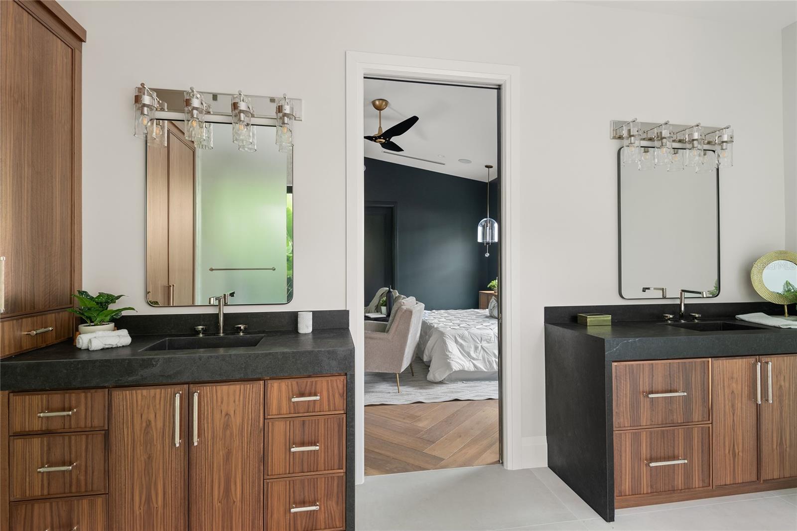 IVANHOE SQUARE - Residential