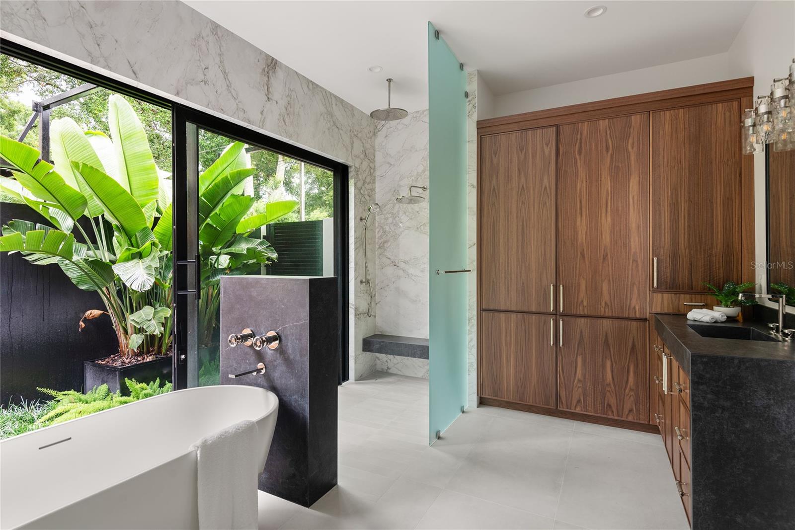 IVANHOE SQUARE - Residential