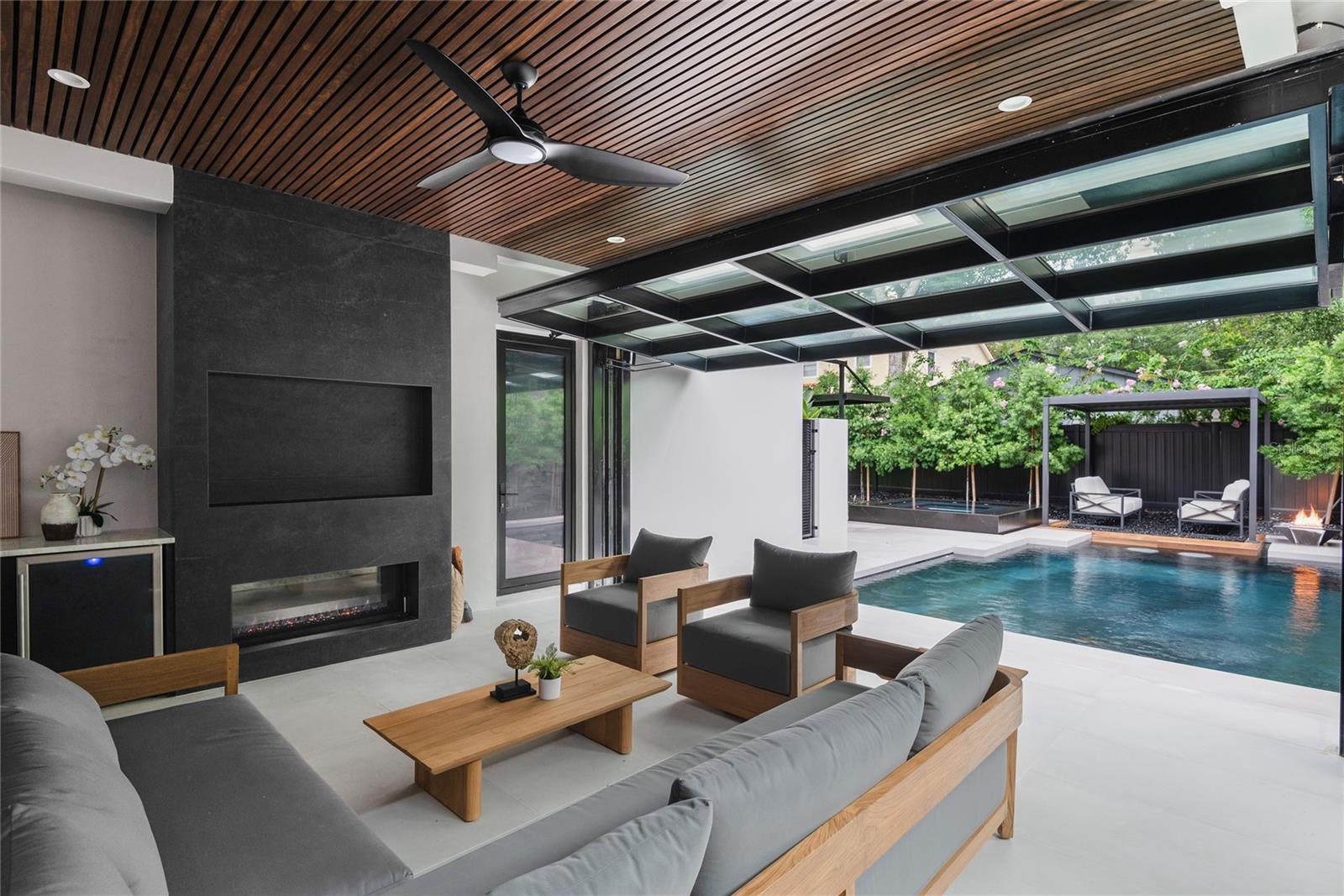 IVANHOE SQUARE - Residential