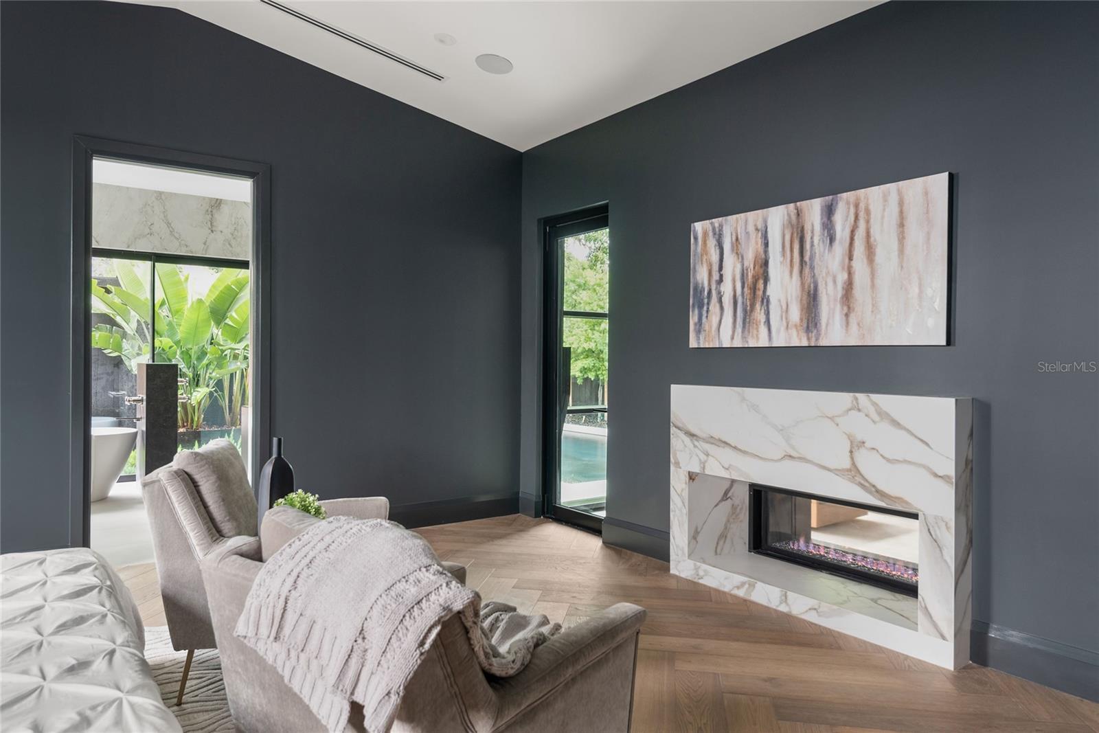 IVANHOE SQUARE - Residential