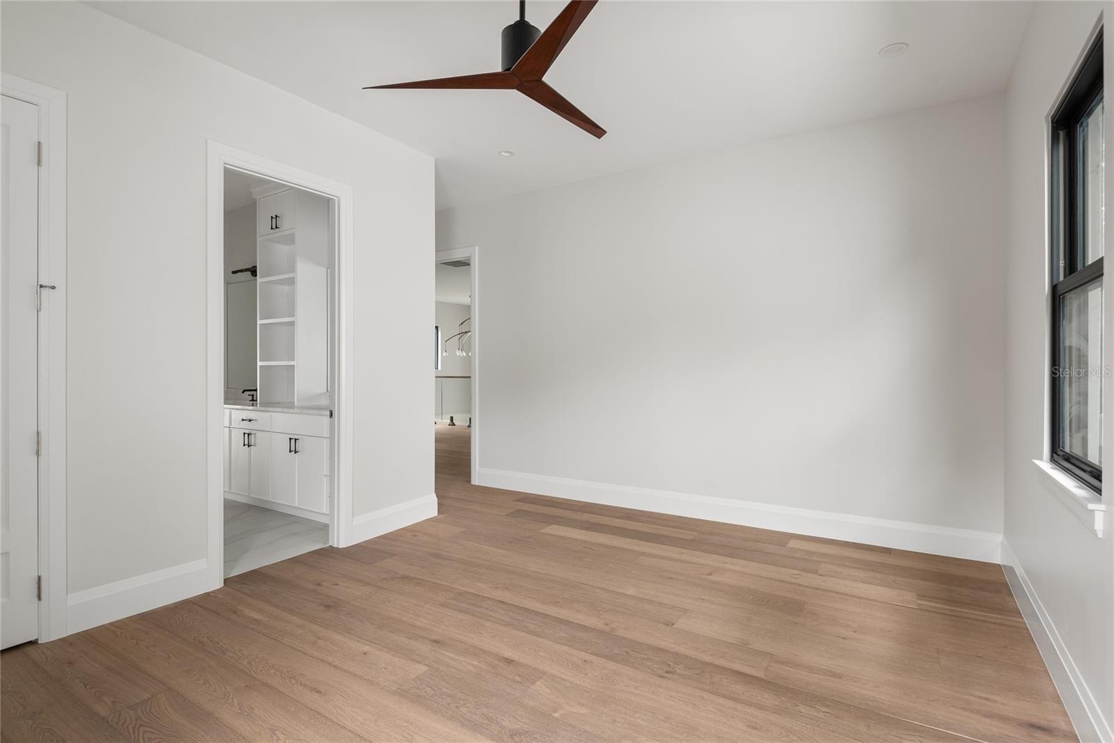 IVANHOE SQUARE - Residential