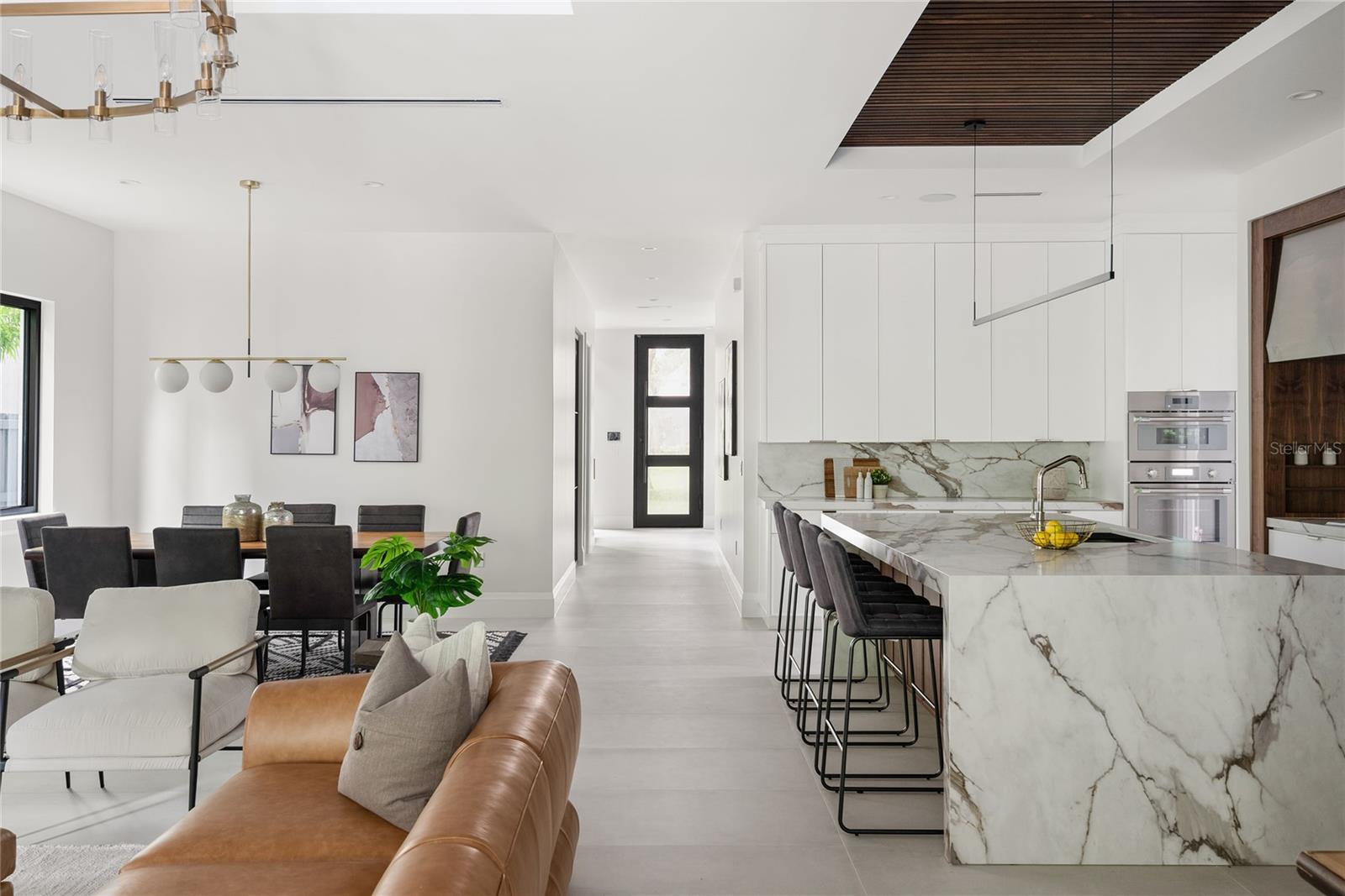 IVANHOE SQUARE - Residential