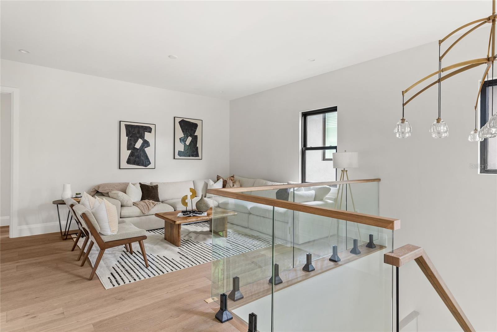 IVANHOE SQUARE - Residential