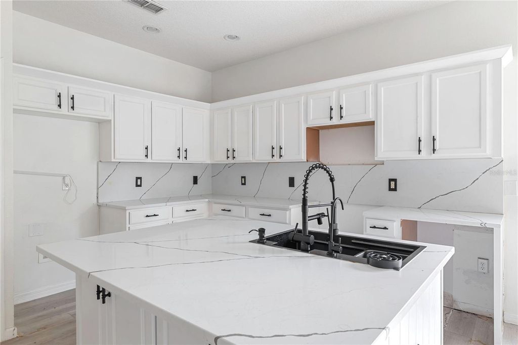 Photo of 410 Las Fuentes Drive, Kissimmee, FL 34746 (MLS # TB8433448)