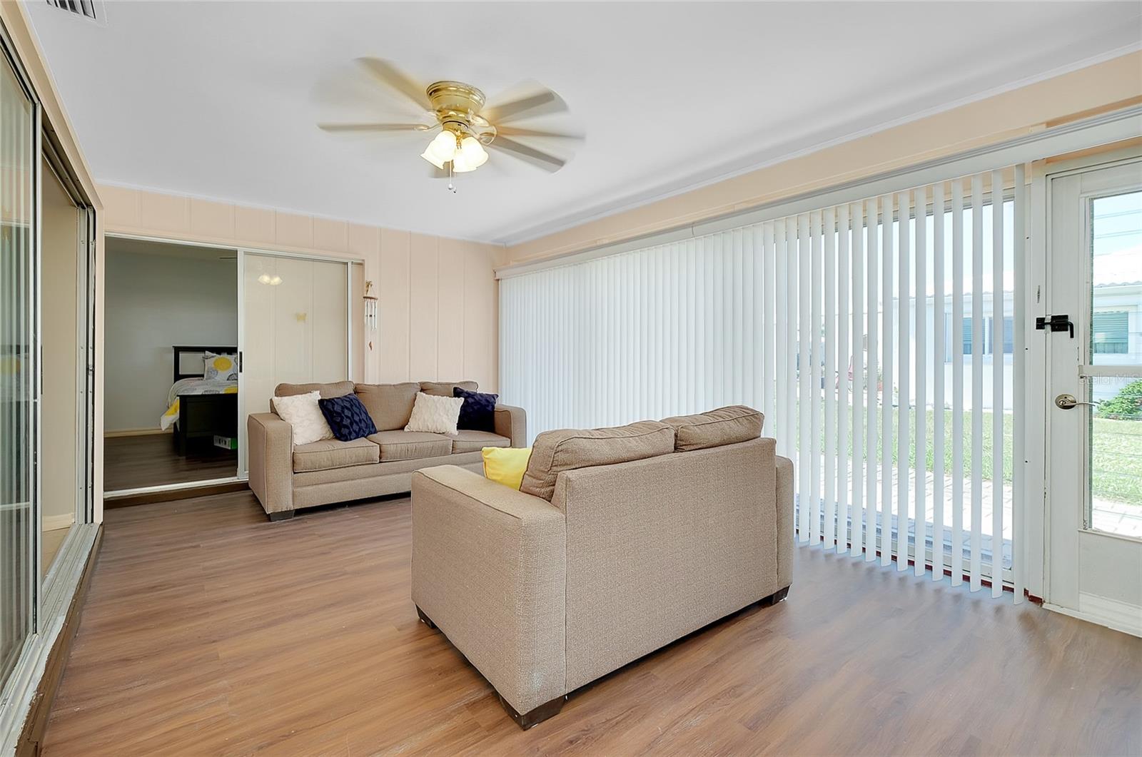 CIRCLE WOODS OF VENICE 1 - Residential