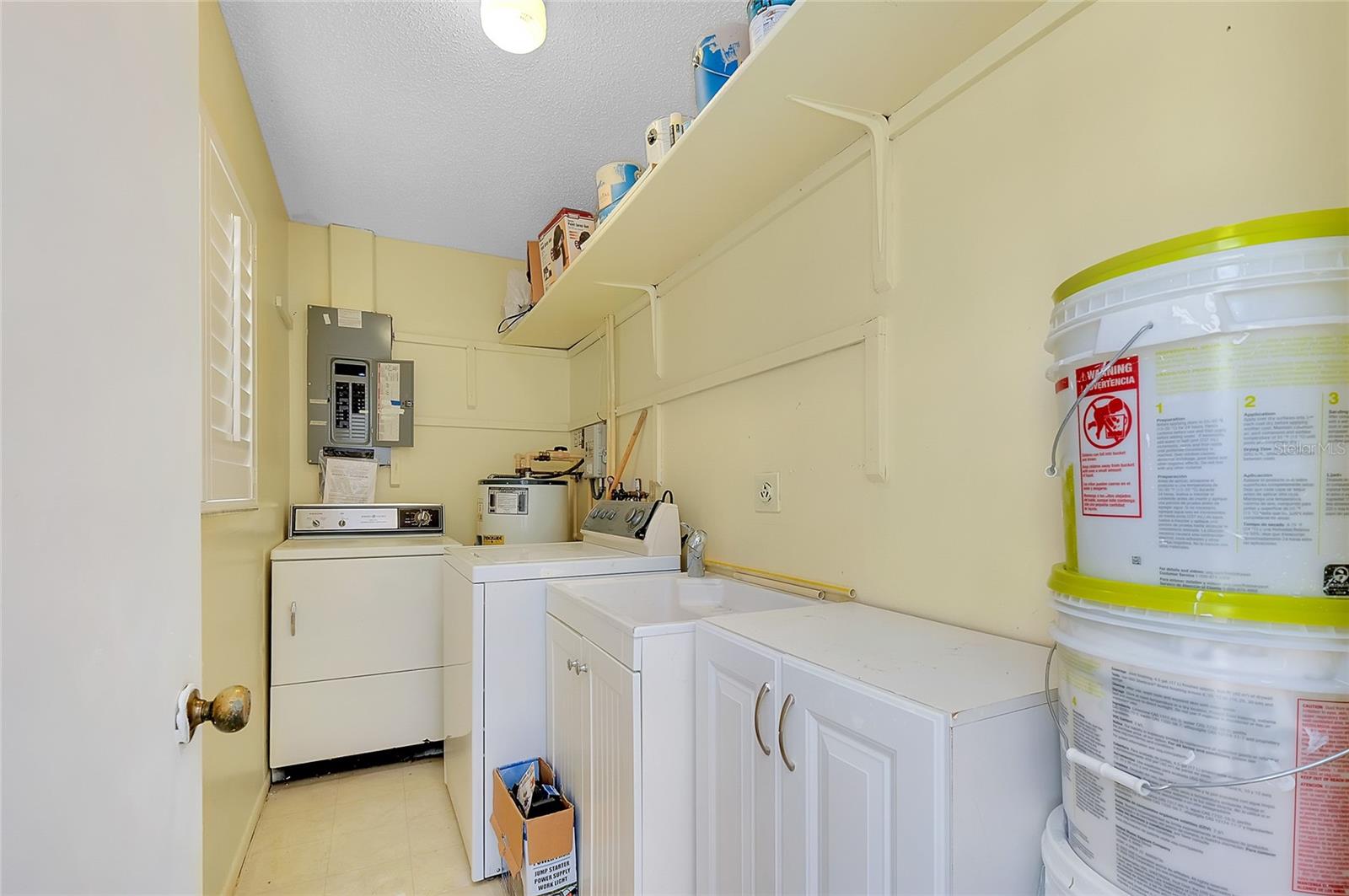 CIRCLE WOODS OF VENICE 1 - Residential