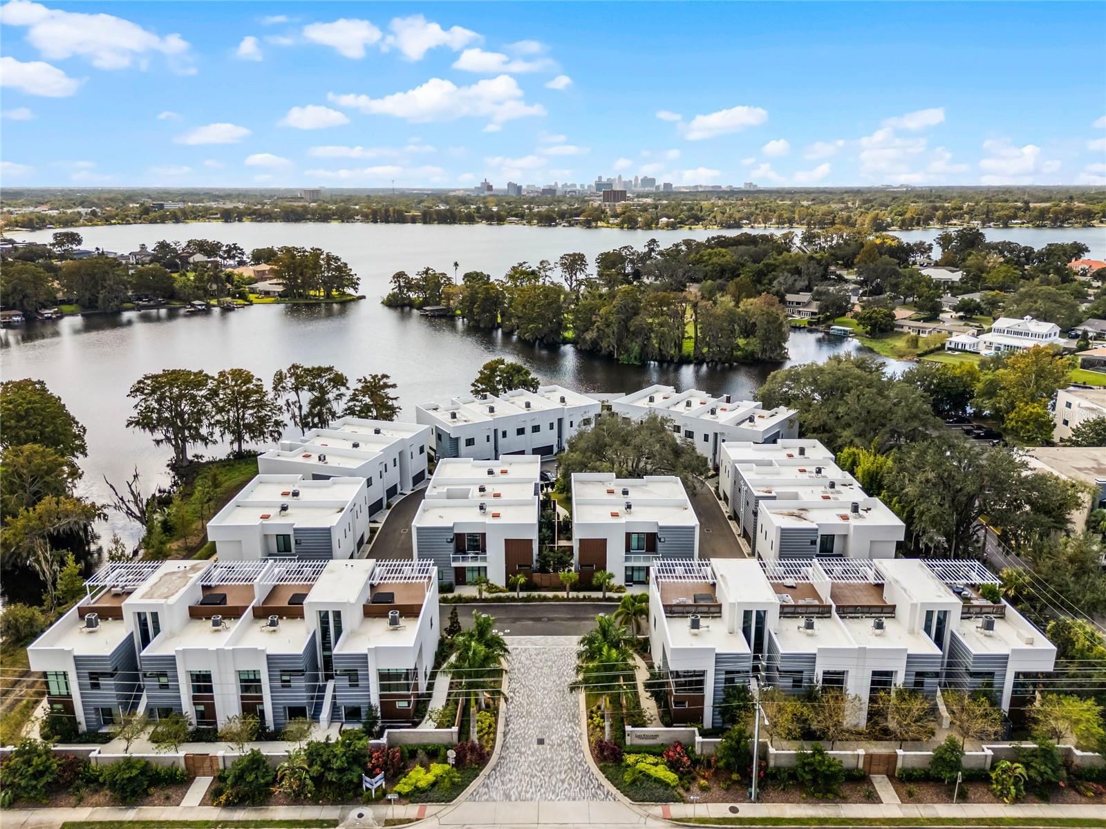 1764 MONDRIAN CIRCLE