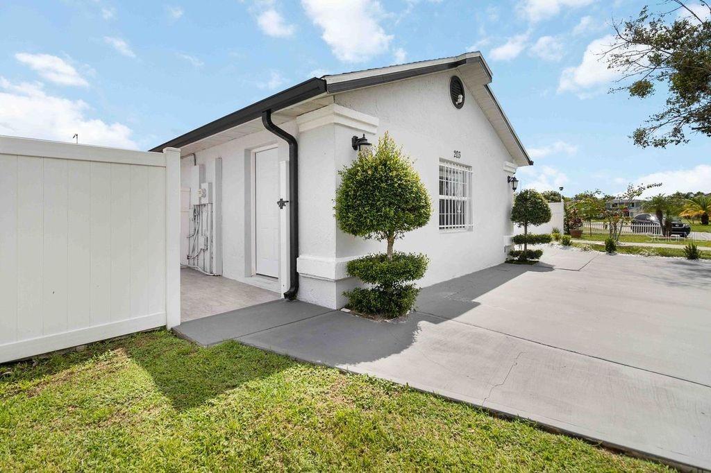 BVL UNIT 10 2ND ADD - Residential Lease