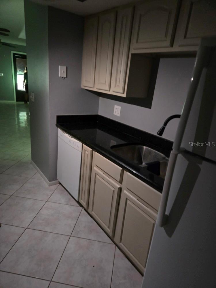 MARBRISA VILLAS - Residential Lease