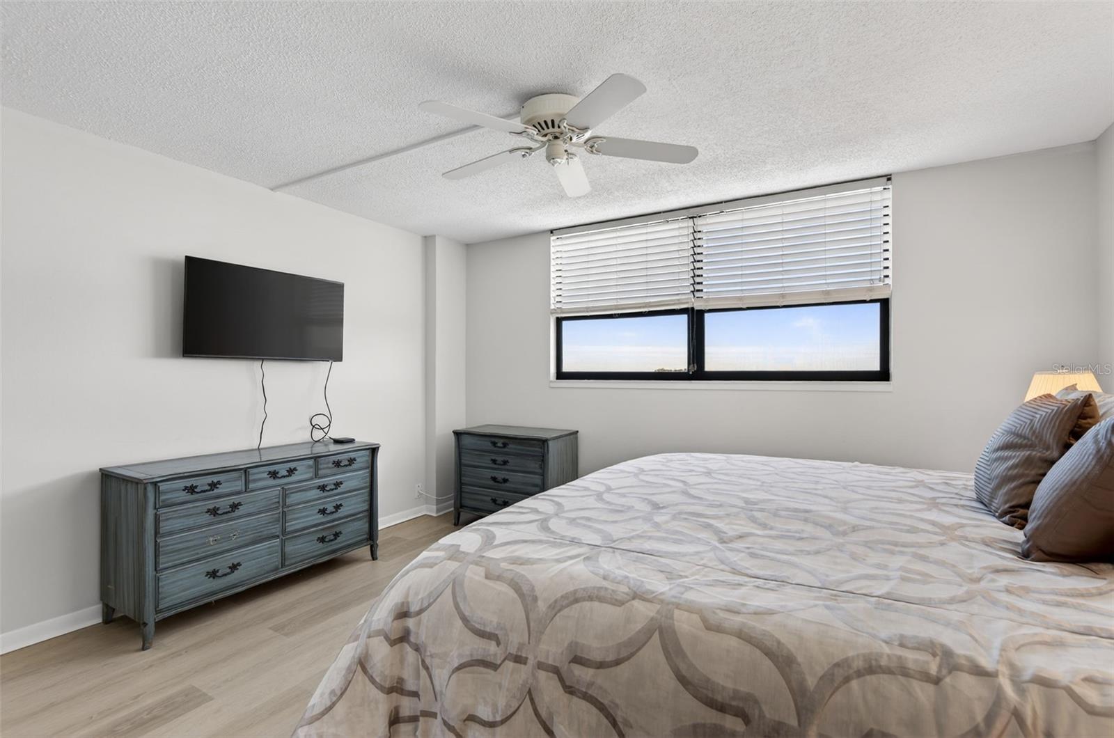 ISLAND TOWERS - Residential Lease