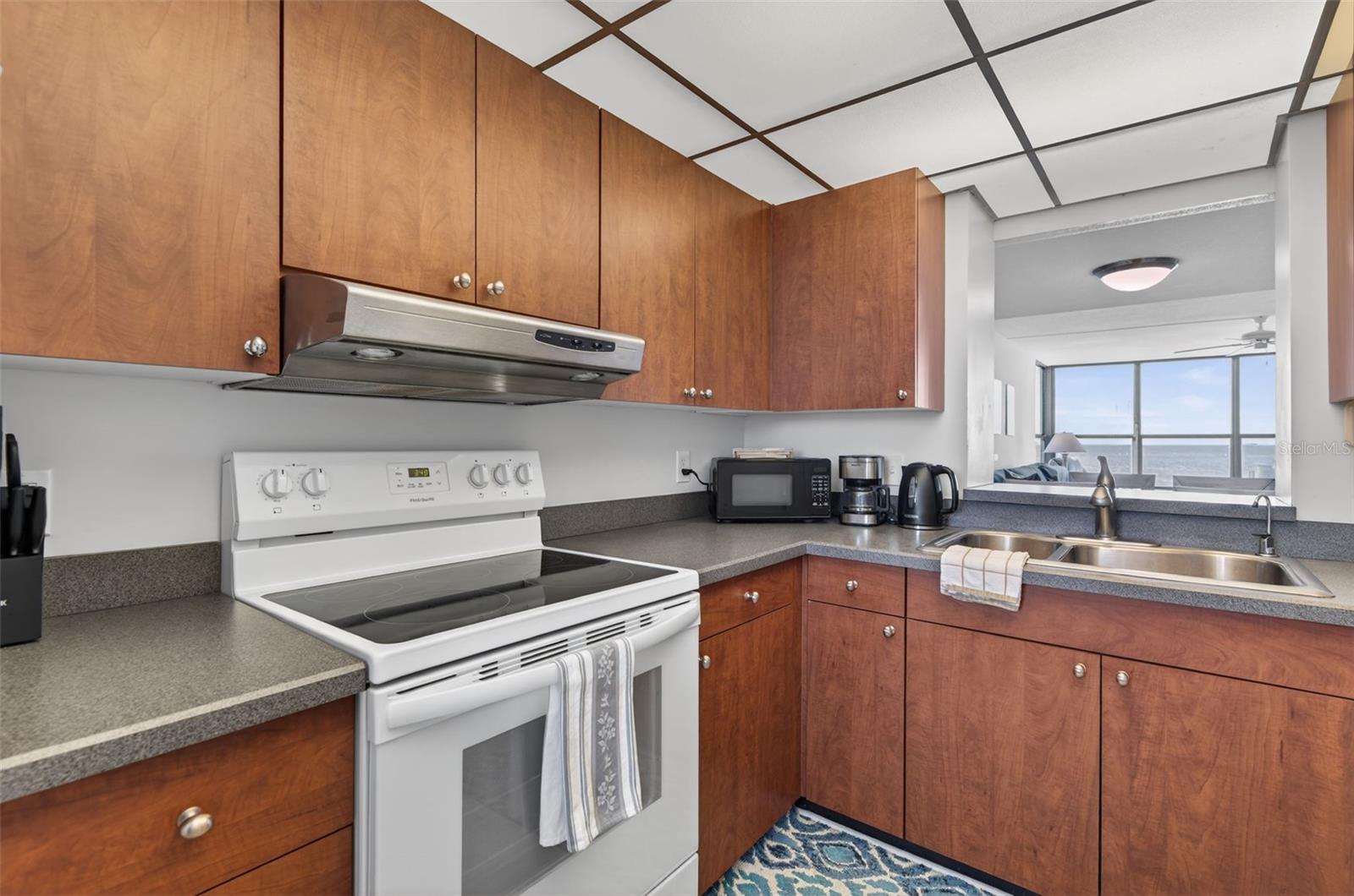 ISLAND TOWERS - Residential Lease