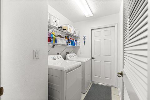 Tiny photo for 10096 SW 92nd Street Road, Ocala, FL 34481 (MLS # OM727667)