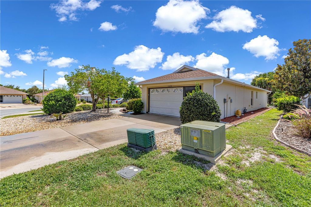 Photo of 10096 SW 92nd Street Road, Ocala, FL 34481 (MLS # OM727667)