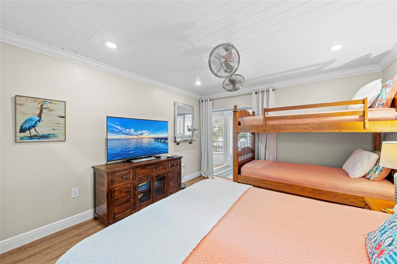 WHISPERING SANDS SEC 3 - Residential