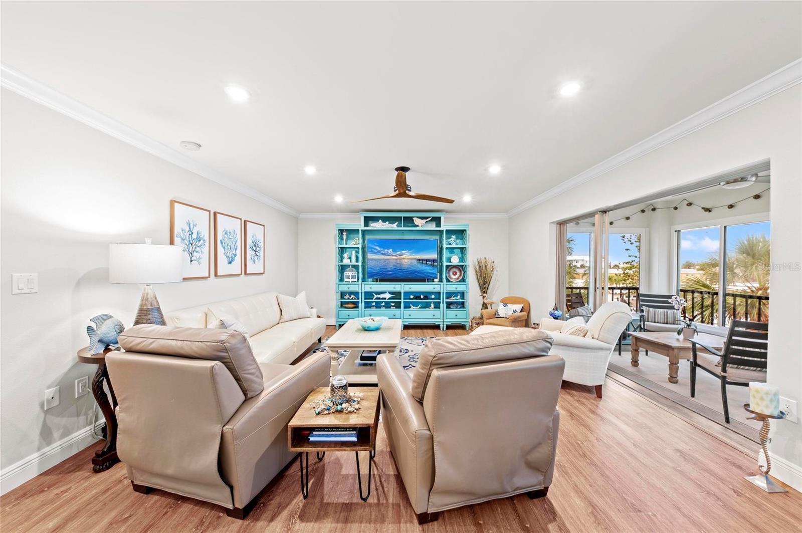WHISPERING SANDS SEC 3 - Residential