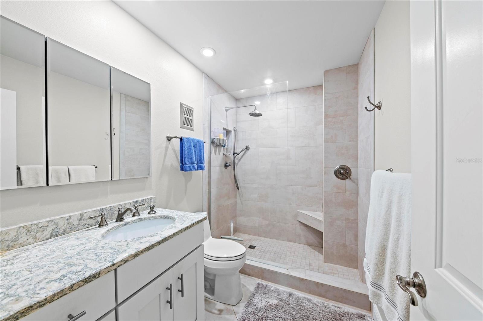 WHISPERING SANDS SEC 3 - Residential