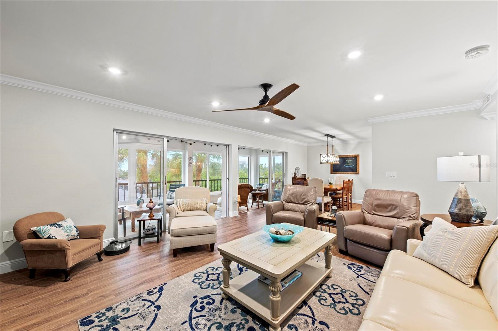 WHISPERING SANDS SEC 3 - Residential