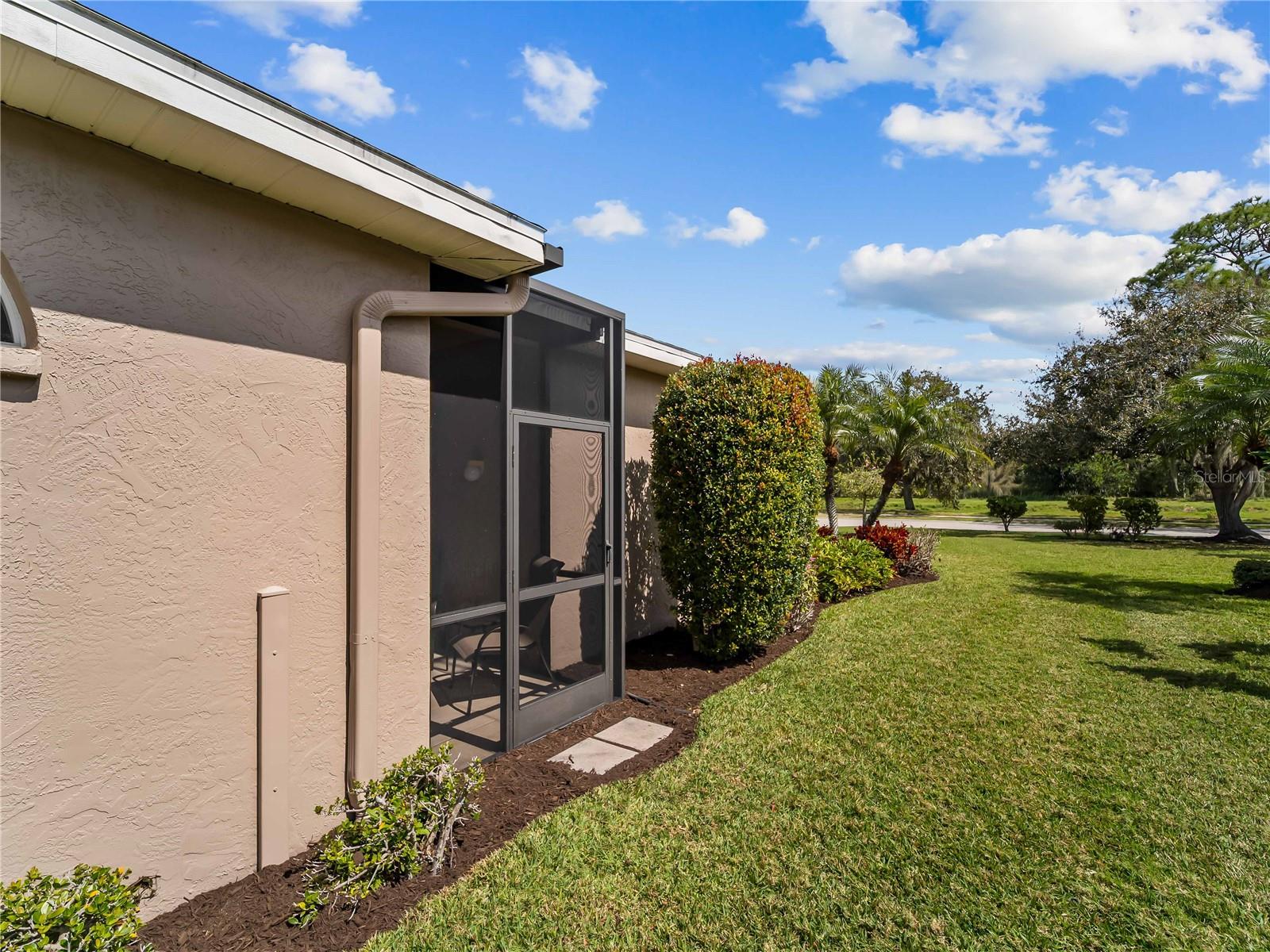 HERITAGE OAKS GOLF & COUNTRY CLUB - Residential