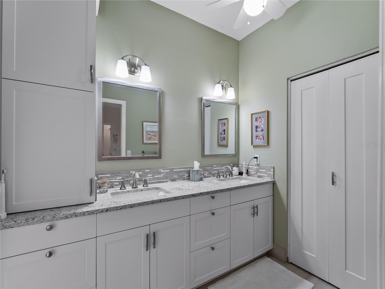 HERITAGE OAKS GOLF & COUNTRY CLUB - Residential